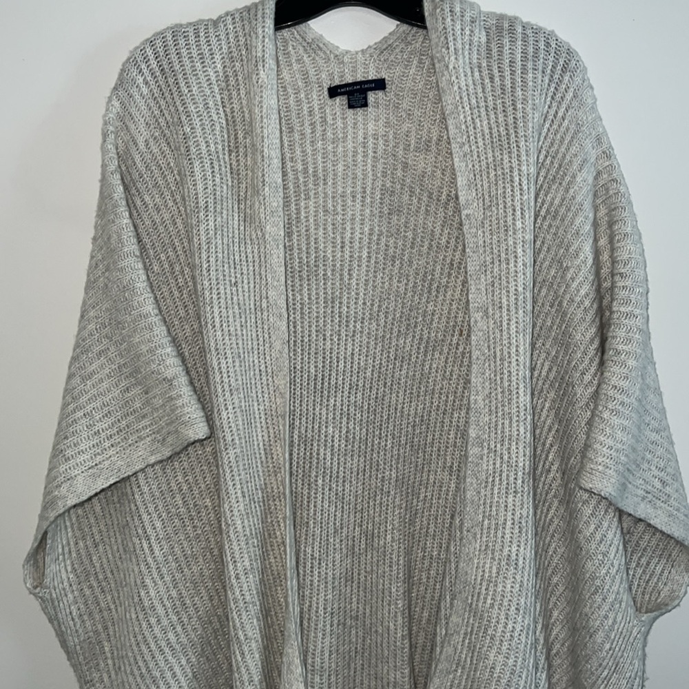 AMERICAN EAGLE - OS WOMANS OPEN KNIT CARDIGAN FRINGE SHAWL EUC NWOT - Picture 2 of 11